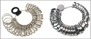 ابزار مخصوص اندازه گیری به نام حلقه سایز انگشتر