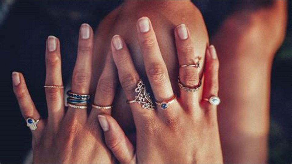 معرفی و بررسی انواع مختلف اکسسوری‌های نقره